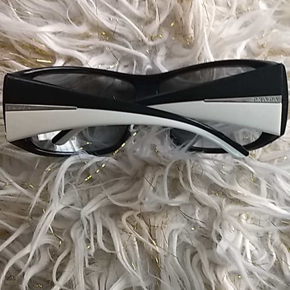 Sunglasses - Picture 7 of 8